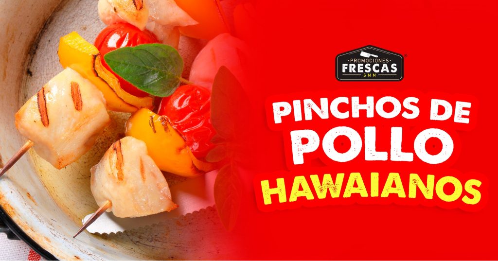 Pinchos de Pollo Hawaianos servidos en una parrilla, con trozos de pollo, piña y pimientos.