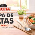 Sopa de patas de pollo servida